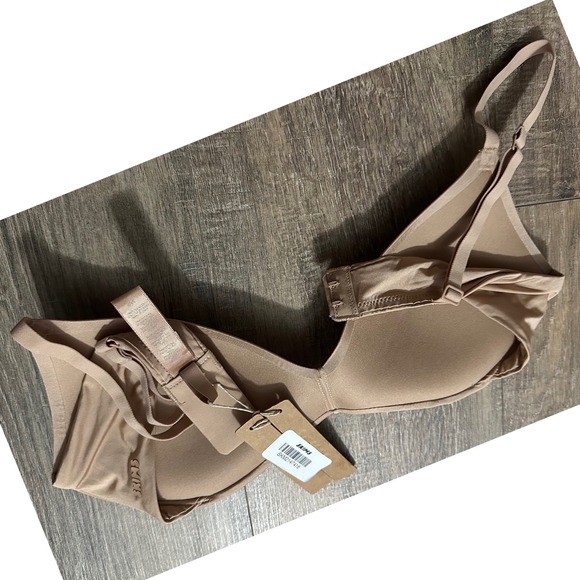SKIMS Wireless Form Push Up Plunge Bra Color Clay 34B  NWT - Picture 4 of 5